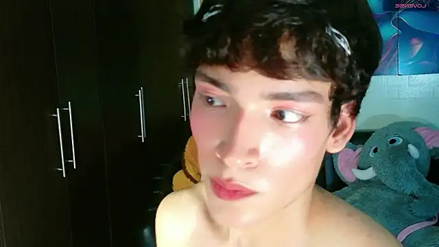 Chatroom XXX en direct de AlecciaNova