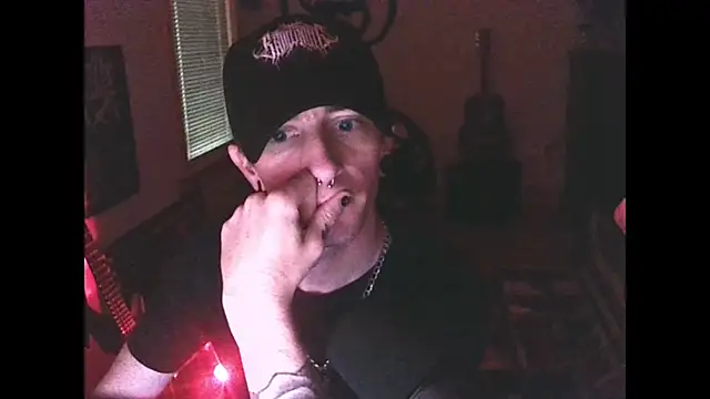 LEVIATHANX666 Show in webcam