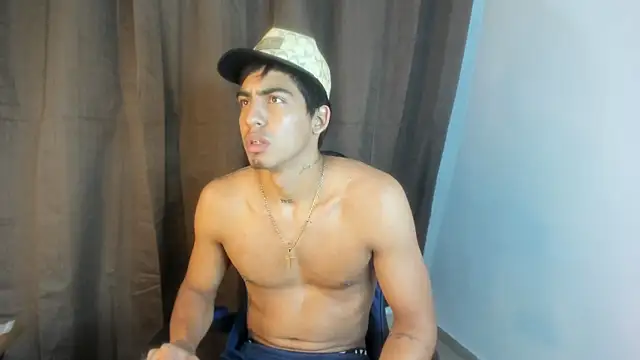 Milo_LatinBoy: απευθείας συνομιλία ΧΧΧ