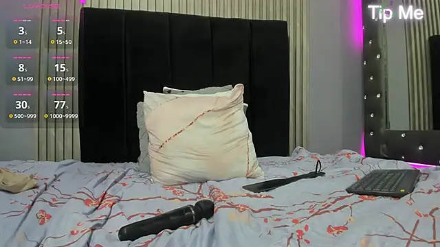 Paulinna_Curvy Show Webcam