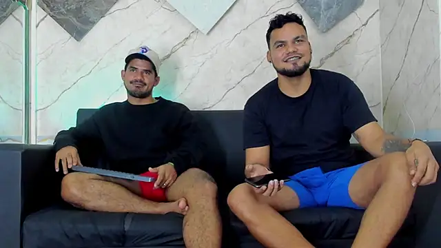 Latins_on_fire 웹캠 쇼