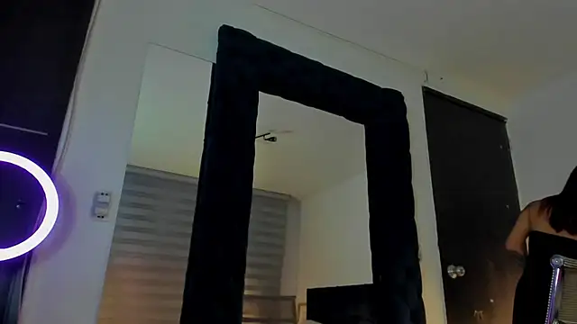 melanie_roux__'s Live XXX Chat