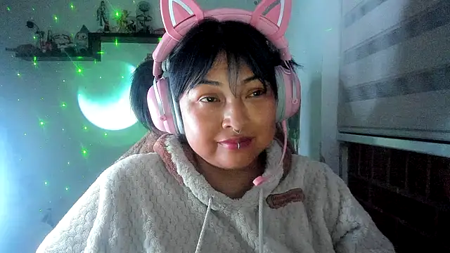 Chat XXX en directo de Shaddycute_