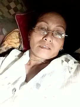 Chat +18 de Cucci07 ao vivo