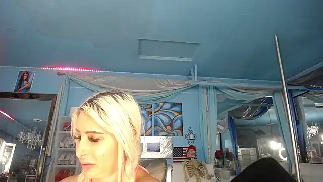 Chat XXX Live ADRIANNA_FOX