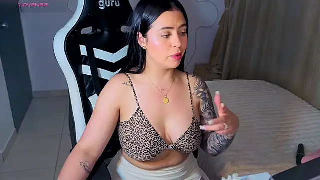 Victoryyy_ Adlı Modelin Canlı XXX Sohbeti