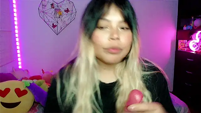 EllieMoonX's Webcam Show