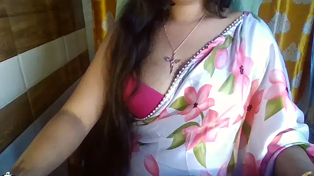 Yashika_Loves Show Webcam