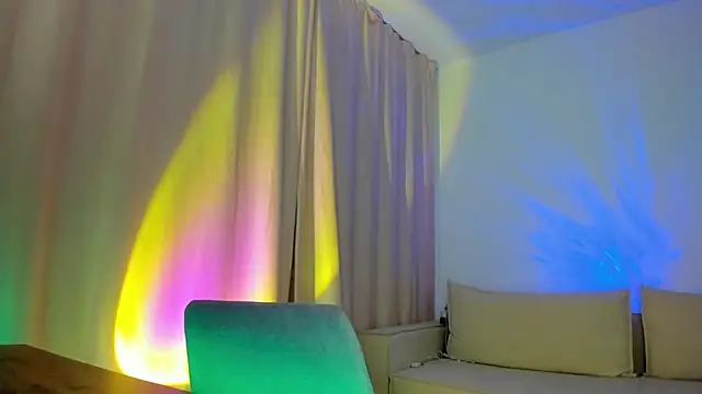 DeferentUproar Live XXX-Chat