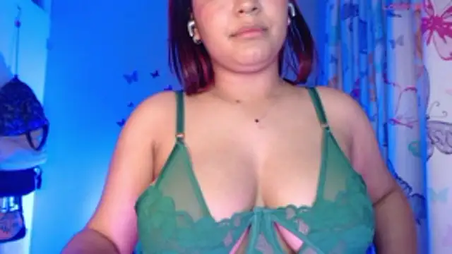 NicolleTaylor live XXX chat