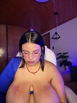 แชท XXX สดของ Isabella_boobd