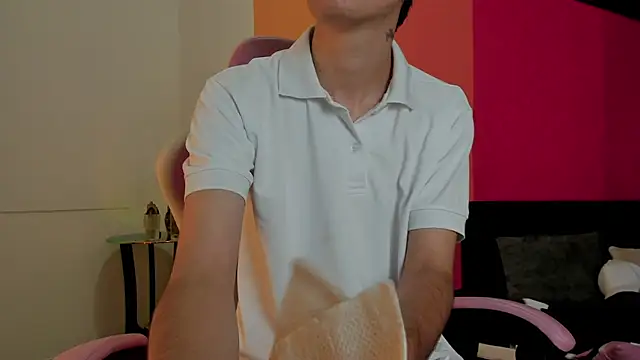 Pertunjukan Kamera Web Rowan_Cley