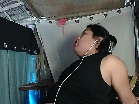 Chatroom XXX en direct de Huntrix2025