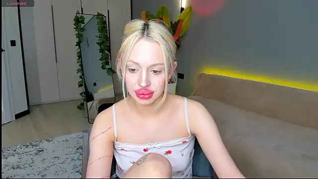 Luna_Beverlyn Live XXX chat