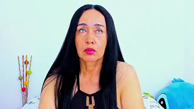 Chat +18 de HorniestMilf ao vivo