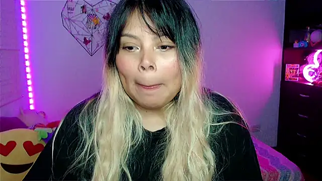 EllieMoonX: онлайн-секс-чат