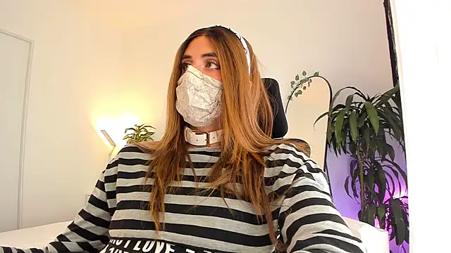 Show modela LilyReina na web-kameri