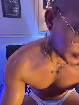 Marco_Vega Show in webcam