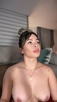 Holli_woul's Live XXX Chat