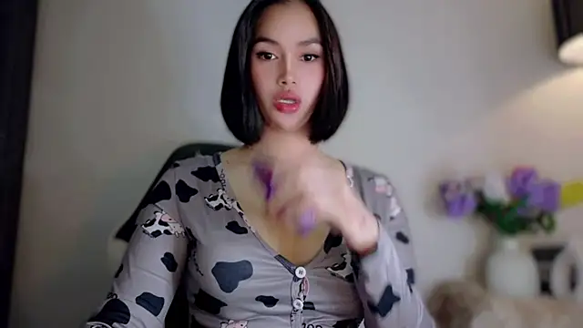 Anna_HollyDollのウェブカメラショー