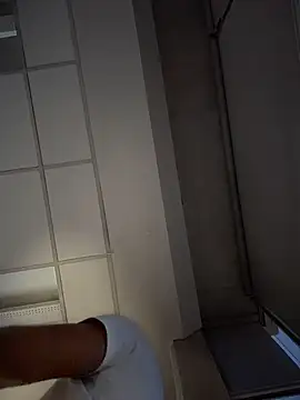 liam_bronw Show in webcam