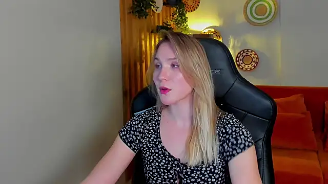 ElaraVoltage – Live XXX-chat