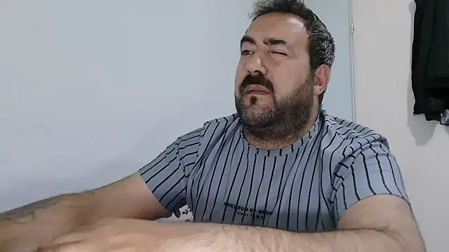 mio_jaks Show in webcam