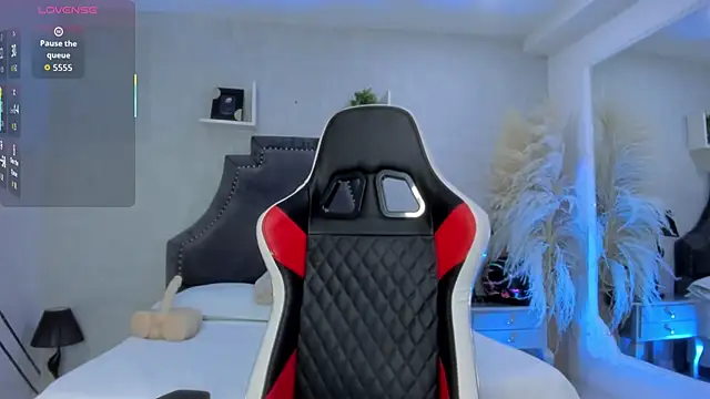 EmiliaRose_'s Live XXX Chat