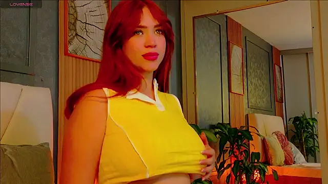 Ambar_Mancinii: διαδικτυακό σόου στην κάμερα