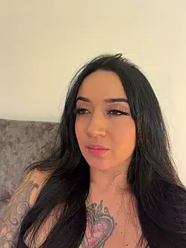 دردشة EmmyEvans1 الجنسية المباشرة