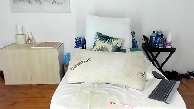 Pertunjukan Kamera Web ConnieSmall24