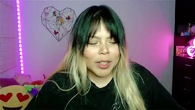 EllieMoonX Adlı Modelin Canlı XXX Sohbeti