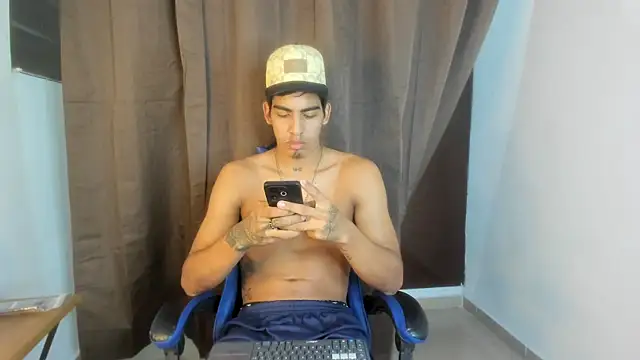 Milo_LatinBoy 웹캠 쇼