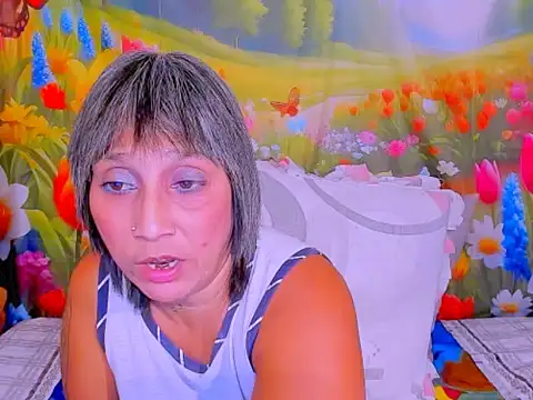 indianroxy Adlı Modelin Canlı XXX Sohbeti