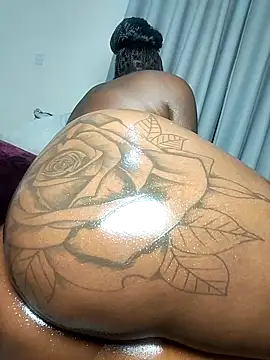 HugemassivebootieのライブXXXチャット