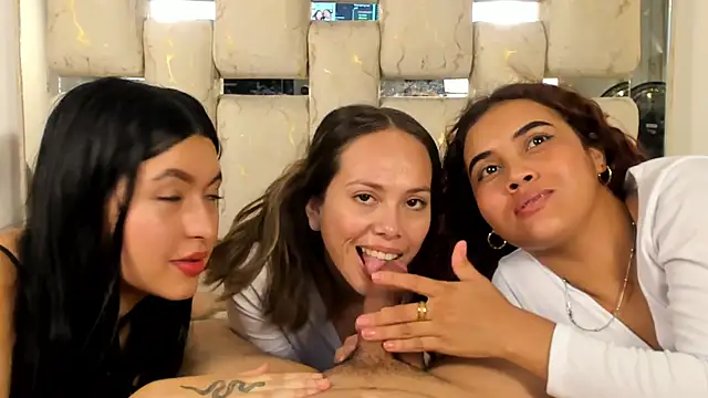 valery_and_Dani_'s Live XXX Chat