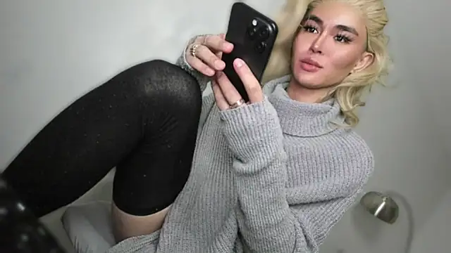 TheQueenNextDoor Adlı Modelin Web Kamerası Şovu