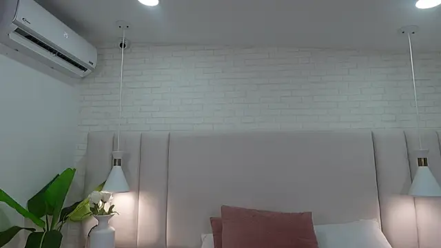 Chat +18 de Lexxi_gb ao vivo