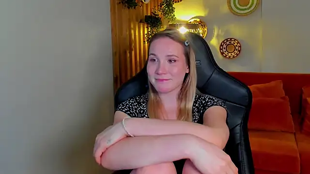 XXX chat uživo modela ElaraVoltage