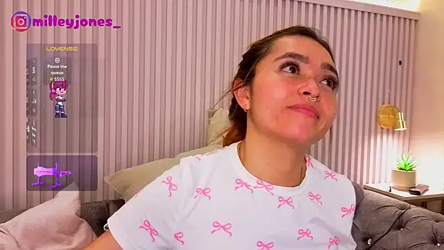 دردشة MilleyJones الجنسية المباشرة