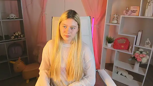 دردشة CelestineMauriac الجنسية المباشرة