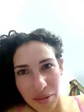 andrea013022 Show in webcam