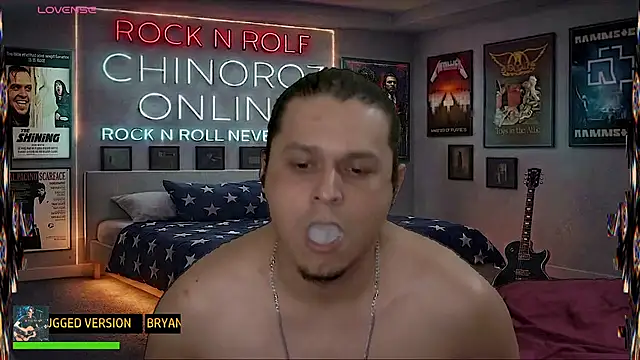 chino_roz Show in webcam