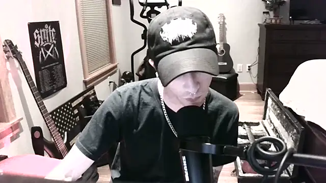 LEVIATHANX666 Show in webcam