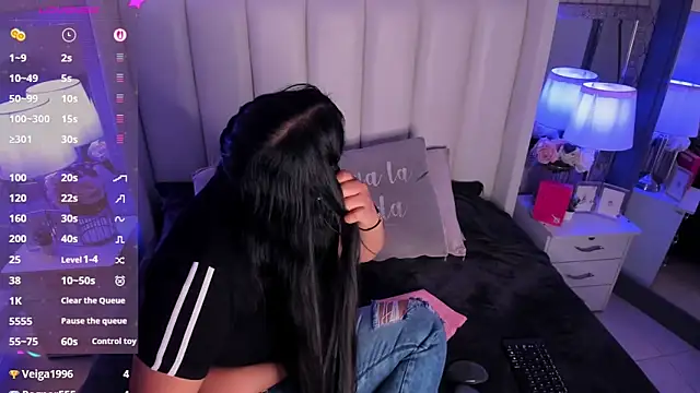 Chat XXX en directo de ValkaRouse