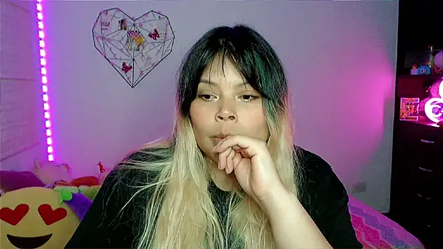 EllieMoonXのライブXXXチャット