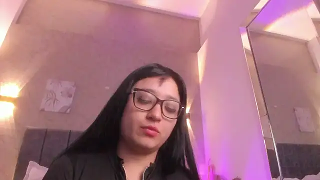 Lunaa_bellaa's Live XXX Chat