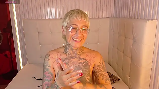 Everlyn_sexx 现场XXX聊天