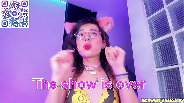 Sweet-SharoKitty Webcamshow