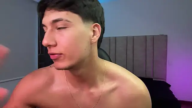 CHRIS_MORGAN1 élő XXX-chatje